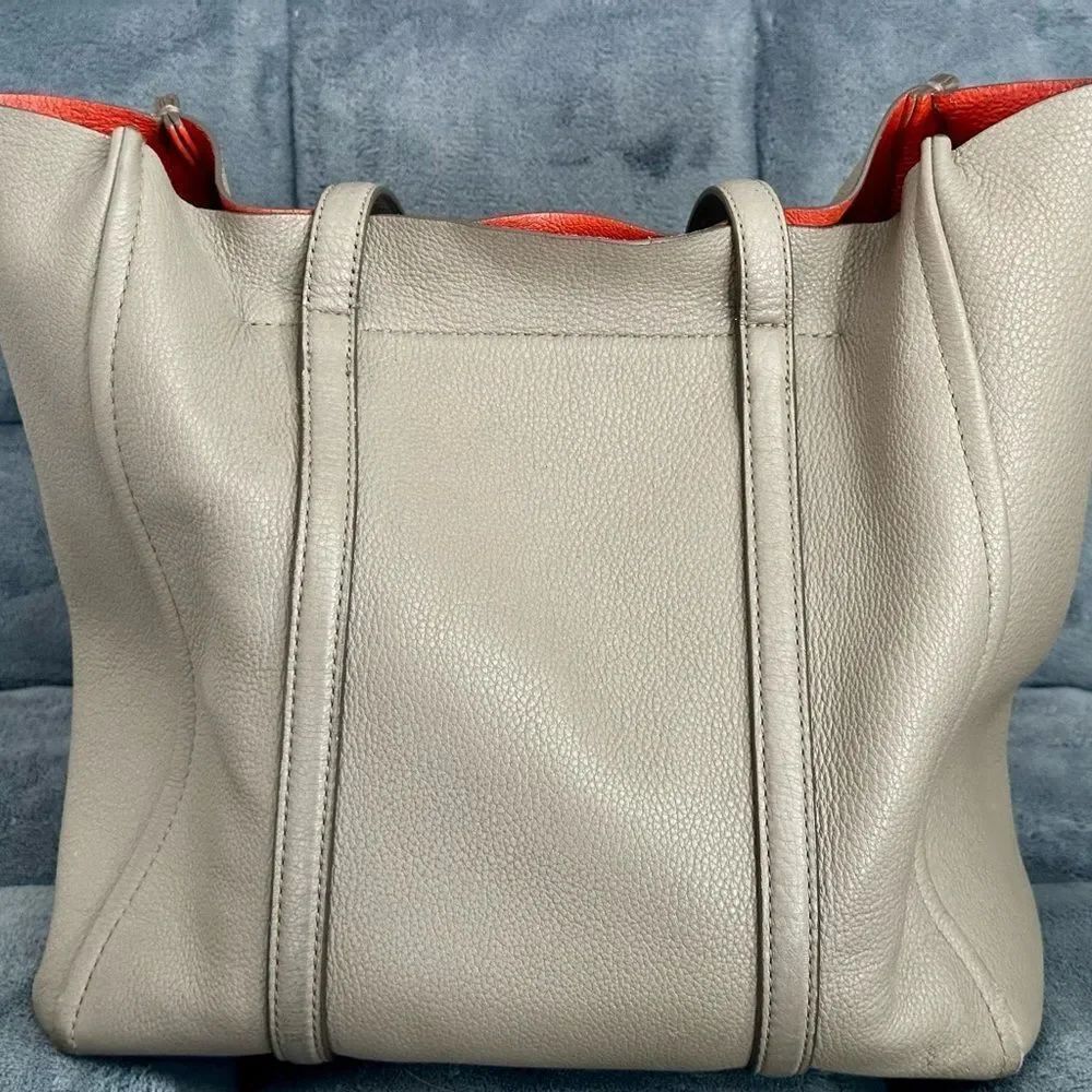 Marc Jacobs Tote - Picture 4 of 14